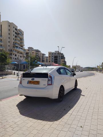 טויוטה פריוס
