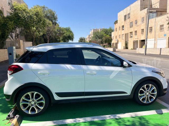 יונדאי I20 קרוס