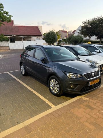 סיאט ארונה