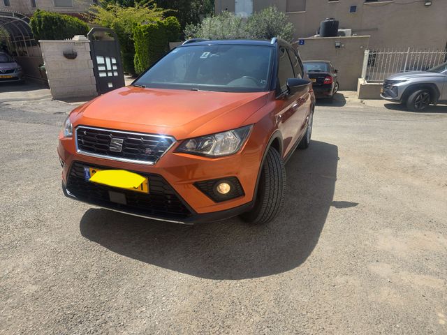 סיאט ארונה