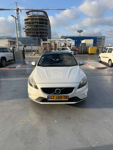 וולוו V40