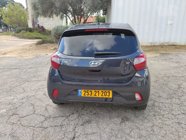 יונדאי i10