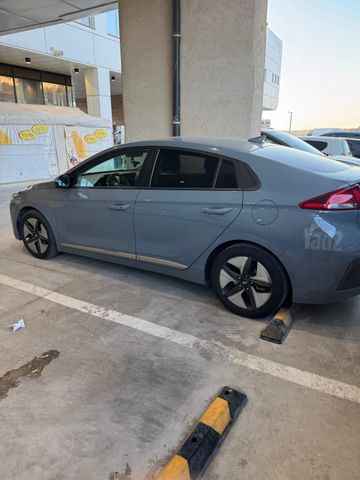 יונדאי איוניק