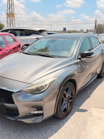 אינפיניטי Q30