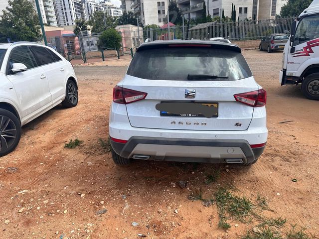 סיאט ארונה