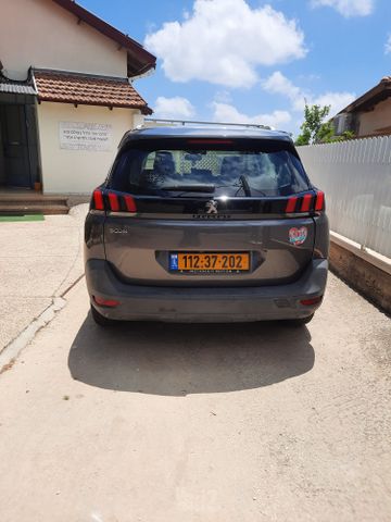 פיג'ו 5008