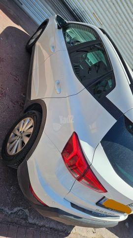 סיאט ארונה