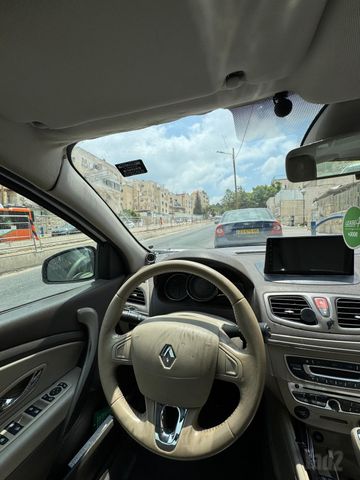 רנו פלואנס