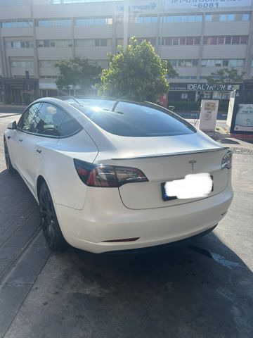 טסלה מודל 3