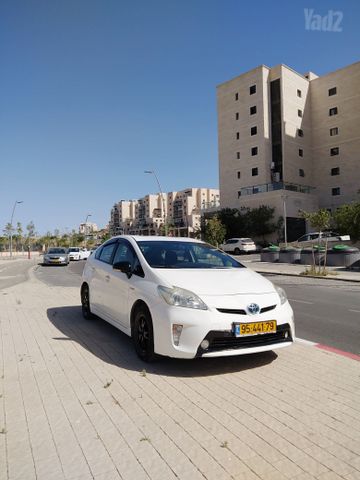 מודעת רכב טויוטה פריוס