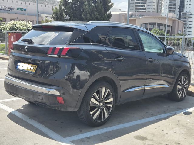 פיג'ו 3008