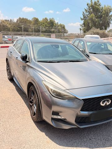 אינפיניטי Q30
