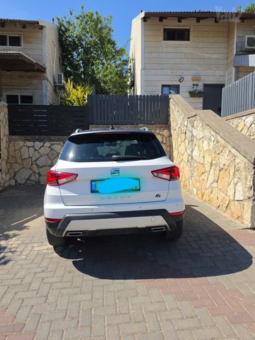 סיאט ארונה