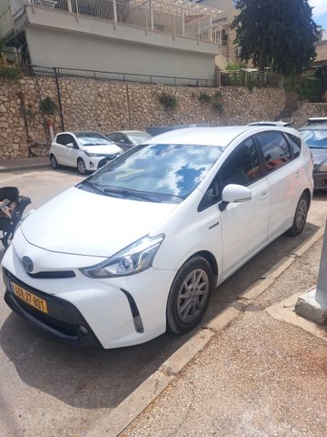 טויוטה פריוס פלוס