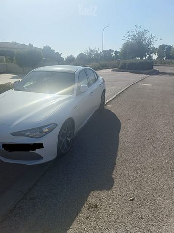 אלפא רומיאו ג'וליה