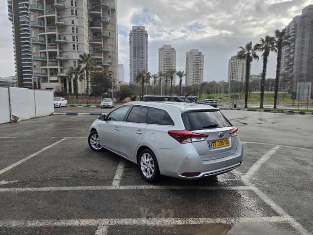 טויוטה אוריס