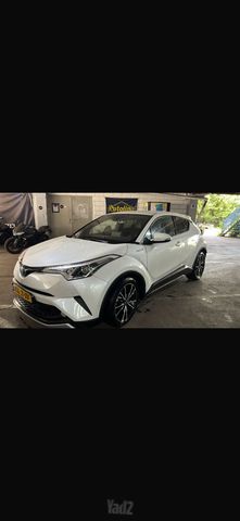 מודעת רכב טויוטה C-HR
