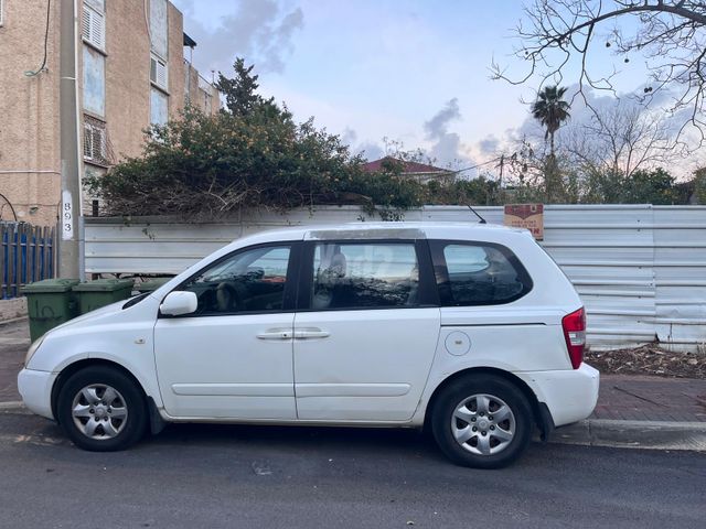 מודעת רכב קיה קרניבל