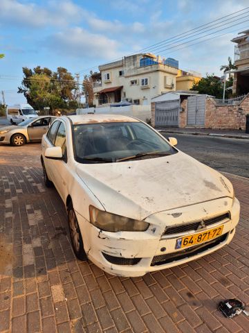 מודעת רכב מיצובישי לנסר