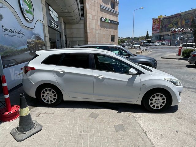יונדאי i30