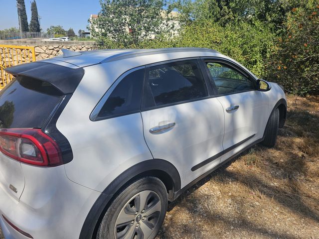 קיה נירו