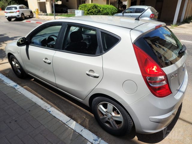 יונדאי i30