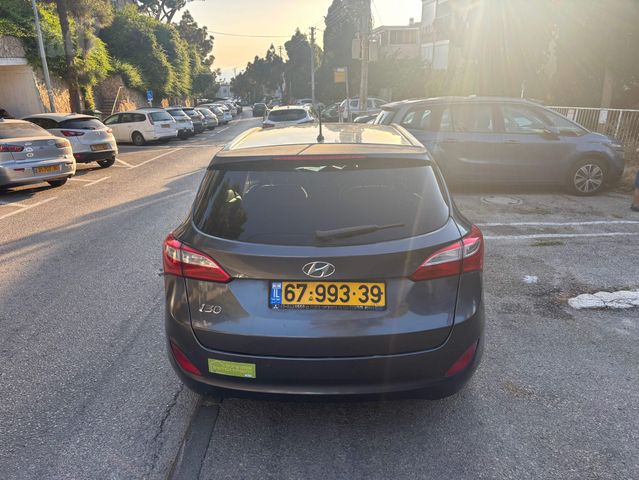 יונדאי i30