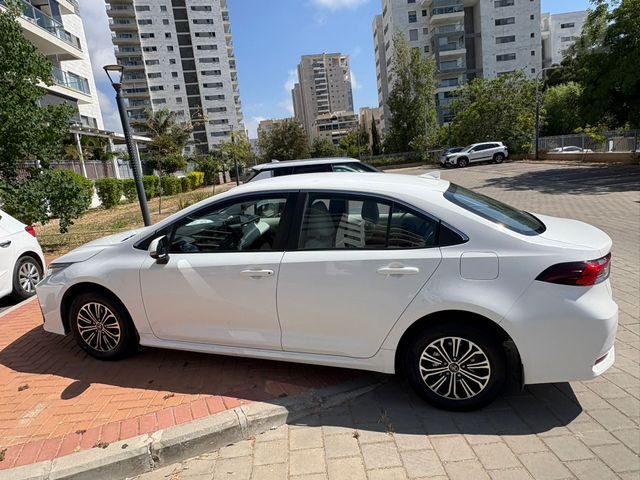 טויוטה קורולה