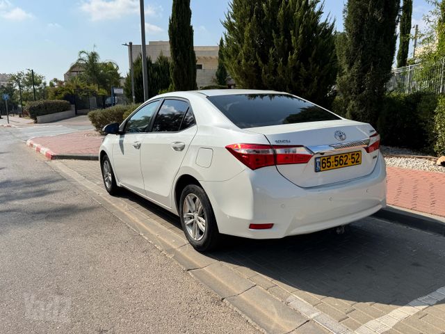 טויוטה קורולה