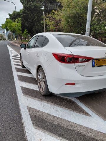 מאזדה 3