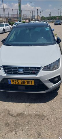 סיאט ארונה