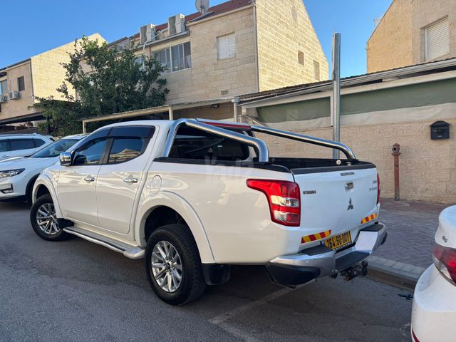 מיצובישי טרייטון / L200