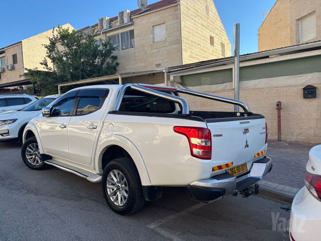 מיצובישי טרייטון / L200