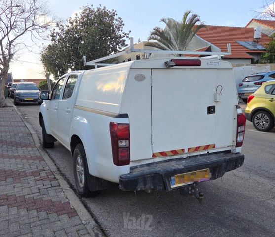 איסוזו די-מקס