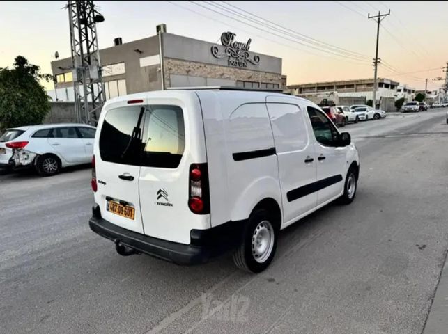מודעת רכב סיטרואן ברלינגו