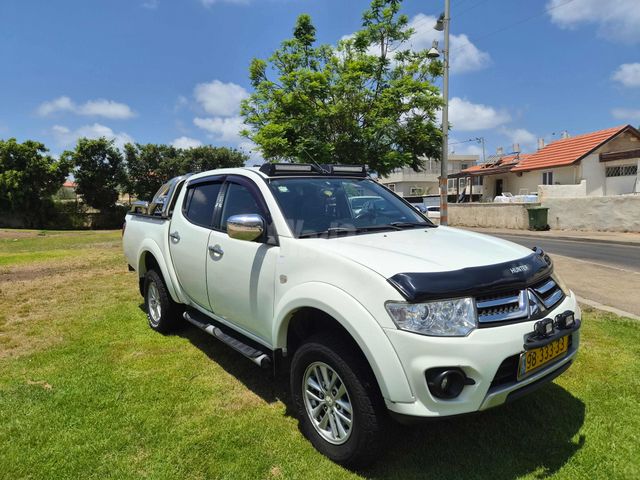 מיצובישי טרייטון / L200