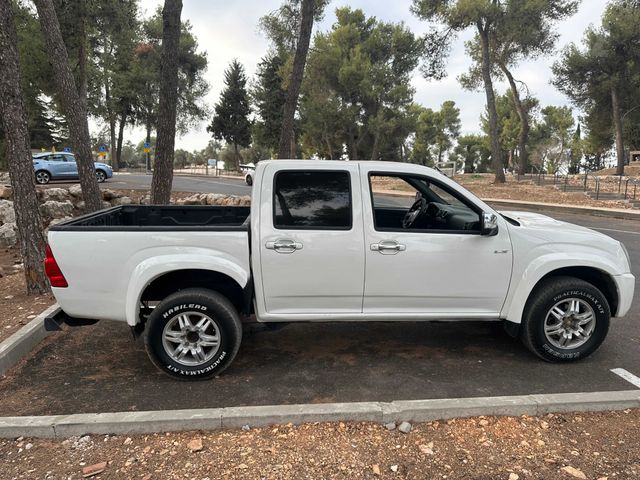 מודעת רכב איסוזו די-מקס