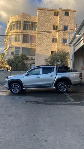 מודעת רכב מיצובישי טרייטון / L200