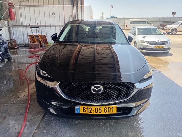 מודעת רכב מאזדה CX-30