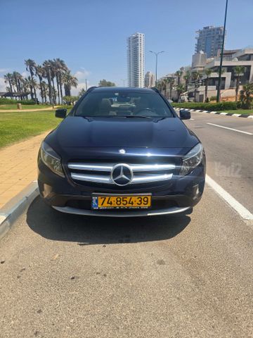מודעת רכב מרצדס-בנץ GLA