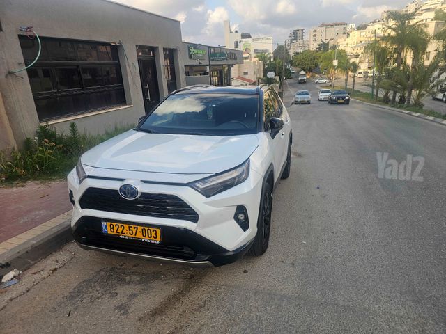 טויוטה RAV4