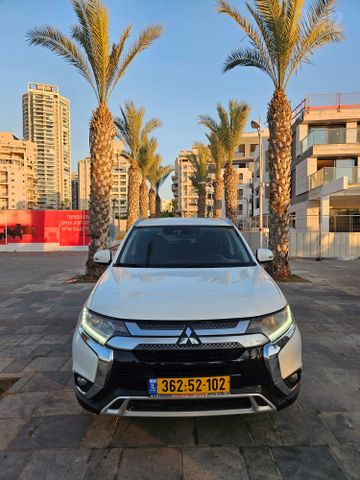 מיצובישי אאוטלנדר