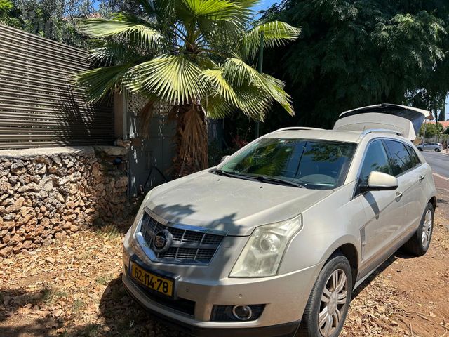 קאדילק SRX
