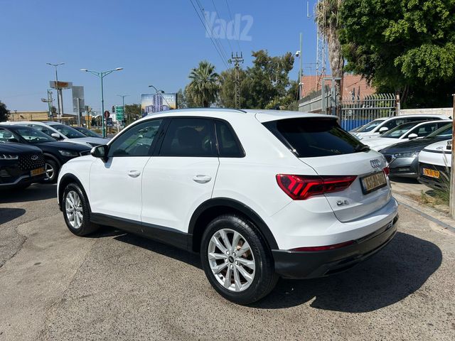 אאודי Q3