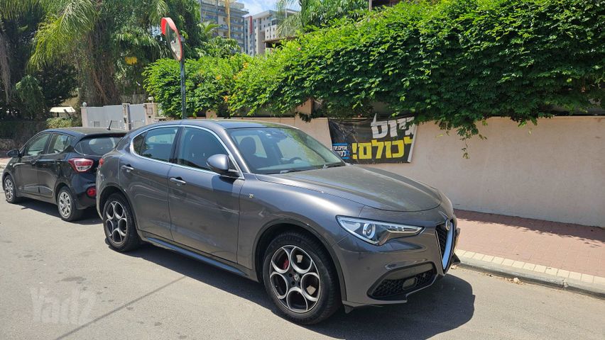 אלפא רומיאו סטלביו
