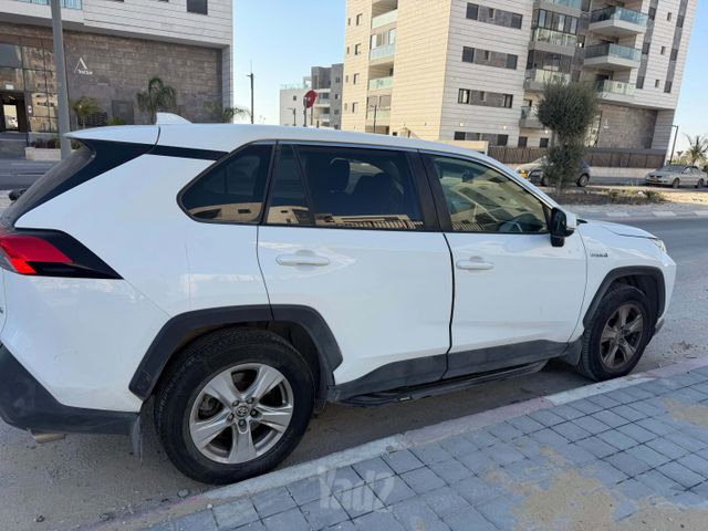 טויוטה RAV4
