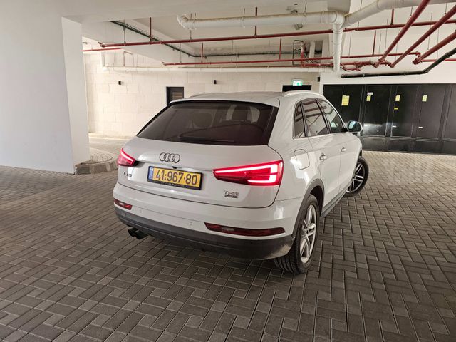 אאודי Q3