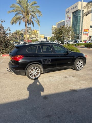ב מ וו X1