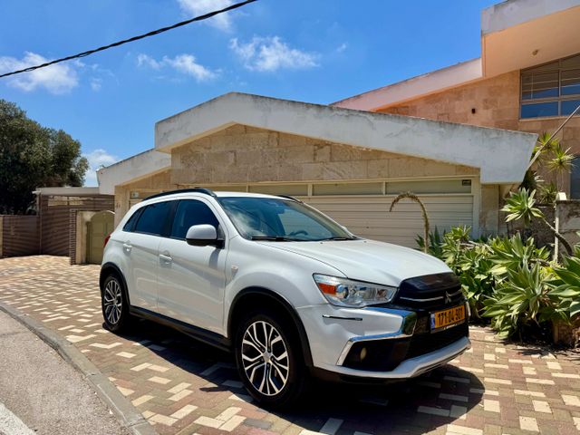 מודעת רכב מיצובישי ASX