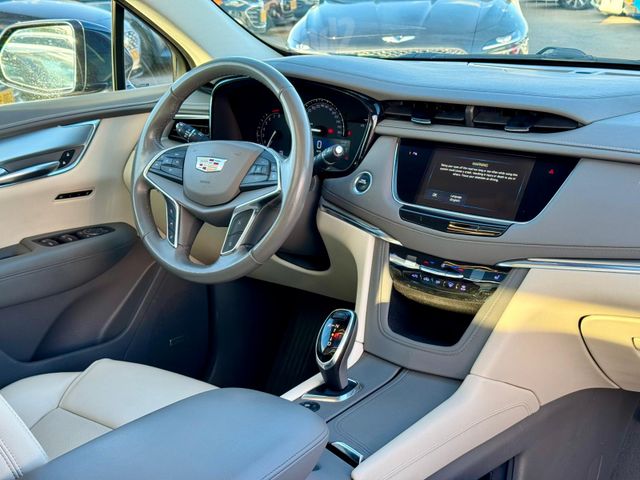 קאדילק XT5